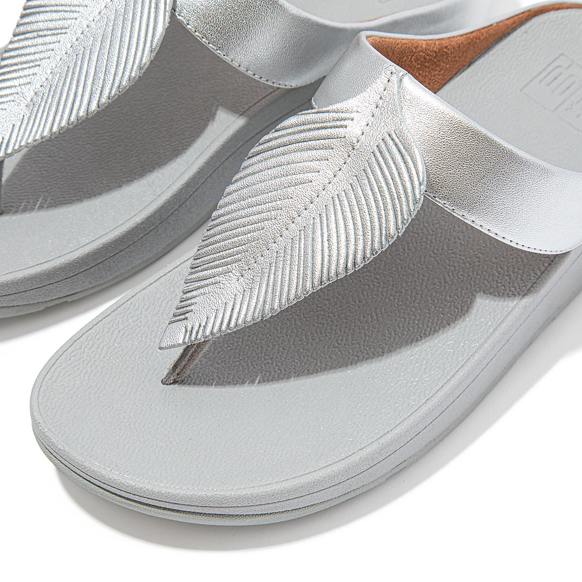 Fitflop FINO Feather Metallic Toe-Post Naisten Sandaalit Hopea | IKH-628310